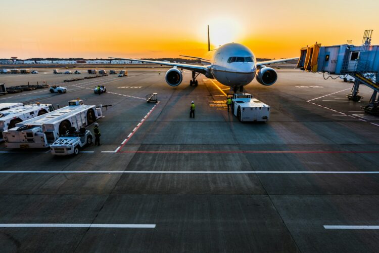 Flights Cancelled Across America Today: Delta, United, Southwest, American Airlines Hit by Massive Travel Chaos in Texas, California, Atlanta, Las Vegas, Chicago, Orlando and New York